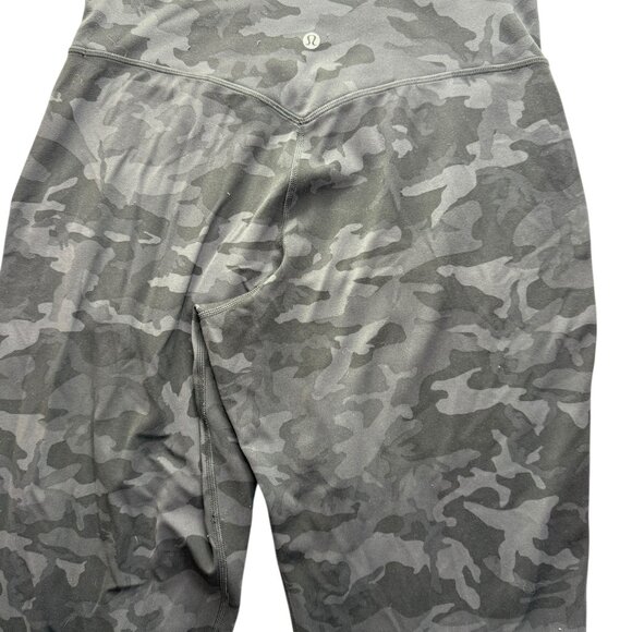 LULULEMON Camo Camouflage Crop Sweatpants Athletic Yoga Pants.  Stretchy.  Black - Picture 8 of 13